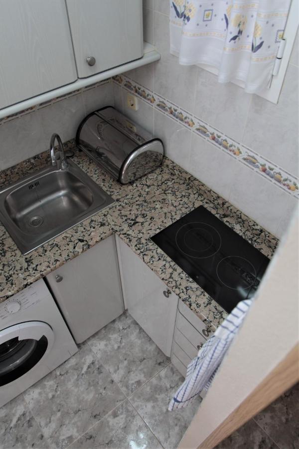Cozy Apartment Just 8 Min Walk From The Beach! Benidorm Exterior photo